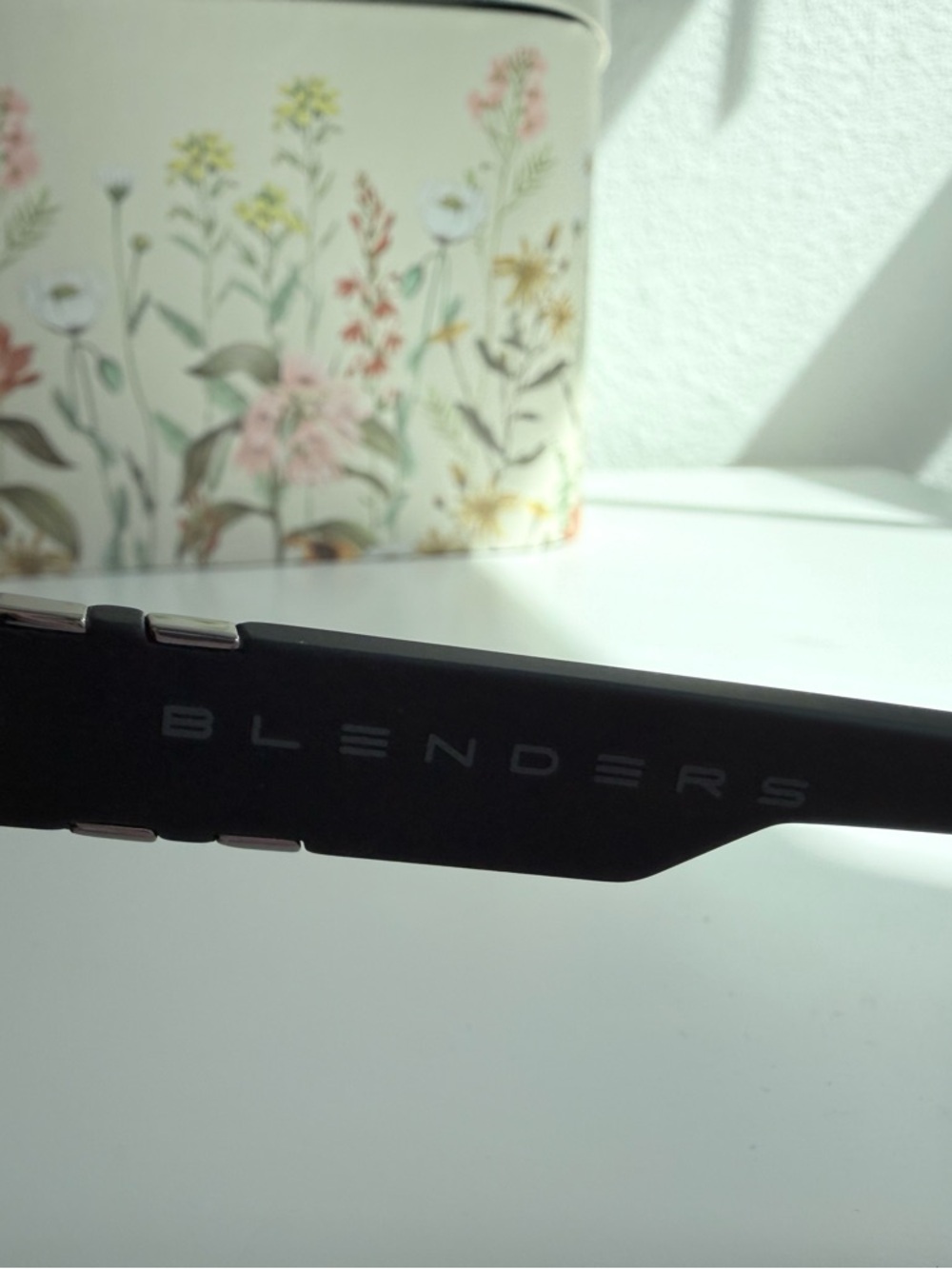 Blenders SciFi Sunglasses-Dark Flatter - Picture 5 of 12